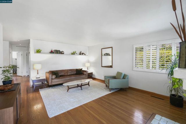 2535 Francis Dr, Pinole, CA 94564
