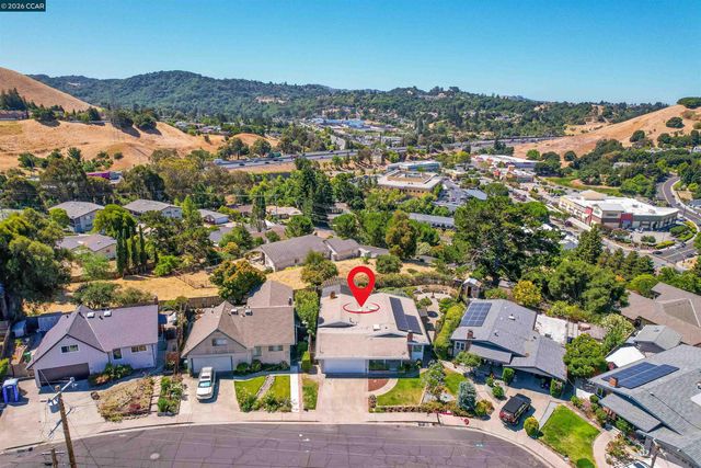2535 Francis Dr, Pinole, CA 94564