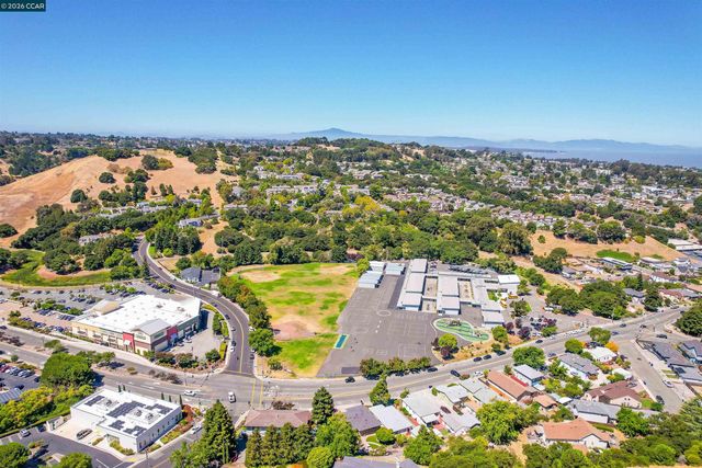2535 Francis Dr, Pinole, CA 94564