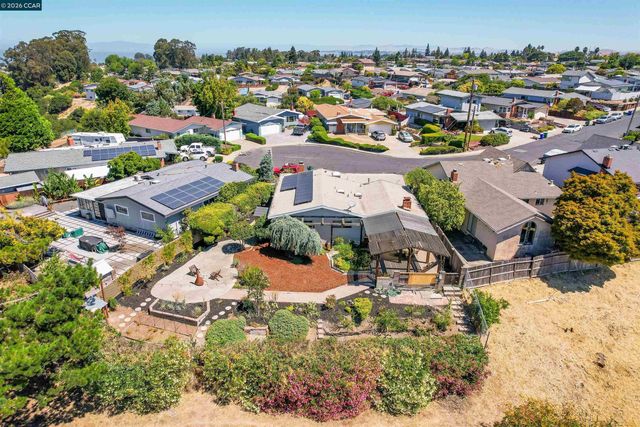 2535 Francis Dr, Pinole, CA 94564