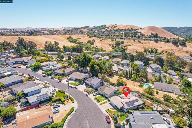 2535 Francis Dr, Pinole, CA 94564