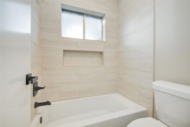 6722 Lynngate Drive, Spring, TX 77373