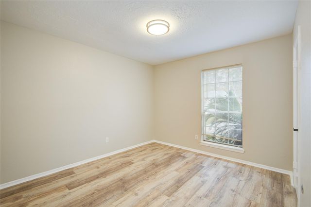 6722 Lynngate Drive, Spring, TX 77373