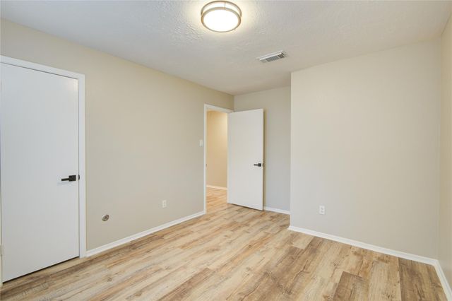 6722 Lynngate Drive, Spring, TX 77373