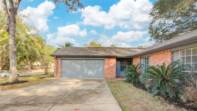 6722 Lynngate Drive, Spring, TX 77373