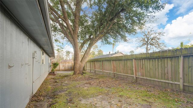 6722 Lynngate Drive, Spring, TX 77373