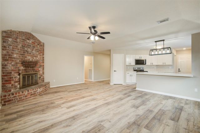 6722 Lynngate Drive, Spring, TX 77373