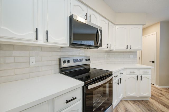 6722 Lynngate Drive, Spring, TX 77373