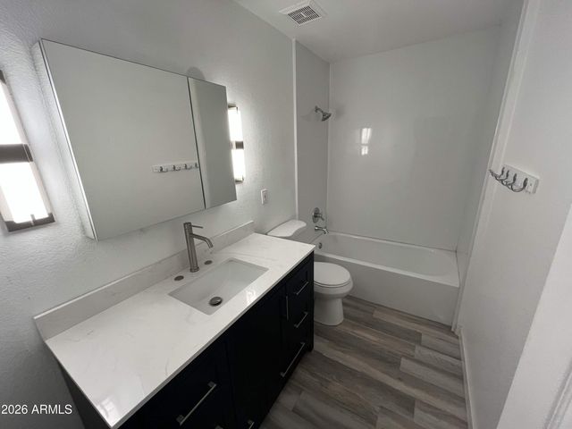 1017 E MARYLAND Avenue 236, Phoenix, AZ 85014