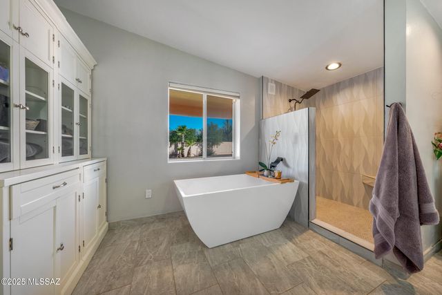 10155 E Prince Road, Tucson, AZ 85749