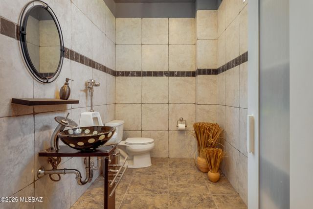 10155 E Prince Road, Tucson, AZ 85749