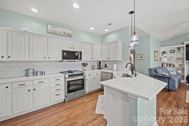 16515 Amberside Road E, Cornelius, NC 28031