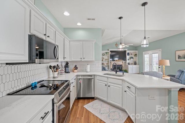 16515 Amberside Road E, Cornelius, NC 28031