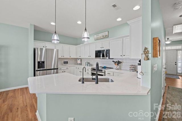 16515 Amberside Road E, Cornelius, NC 28031