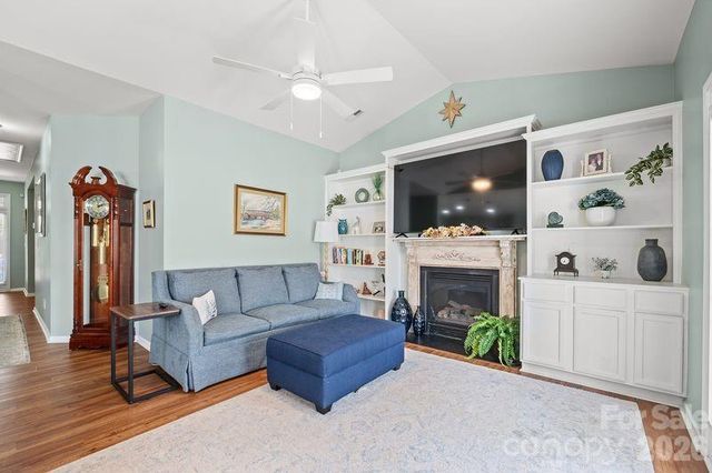 16515 Amberside Road E, Cornelius, NC 28031