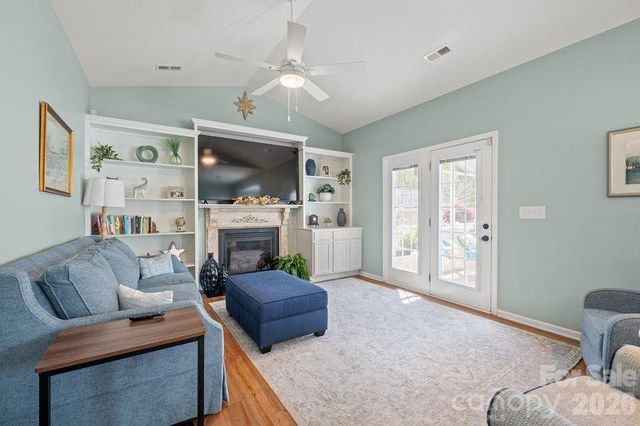 16515 Amberside Road E, Cornelius, NC 28031