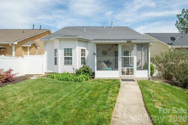 16515 Amberside Road E, Cornelius, NC 28031