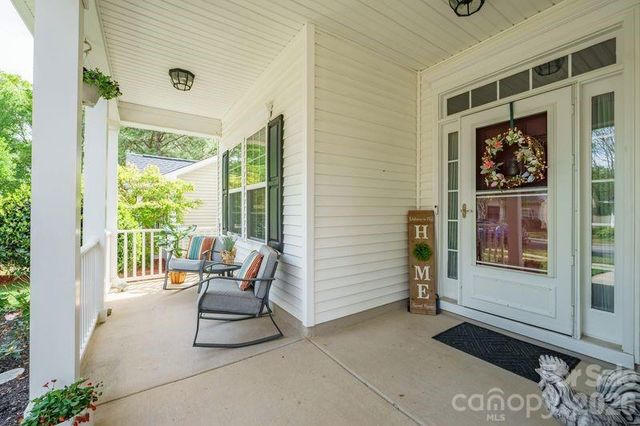 16515 Amberside Road E, Cornelius, NC 28031