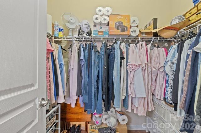 16515 Amberside Road E, Cornelius, NC 28031