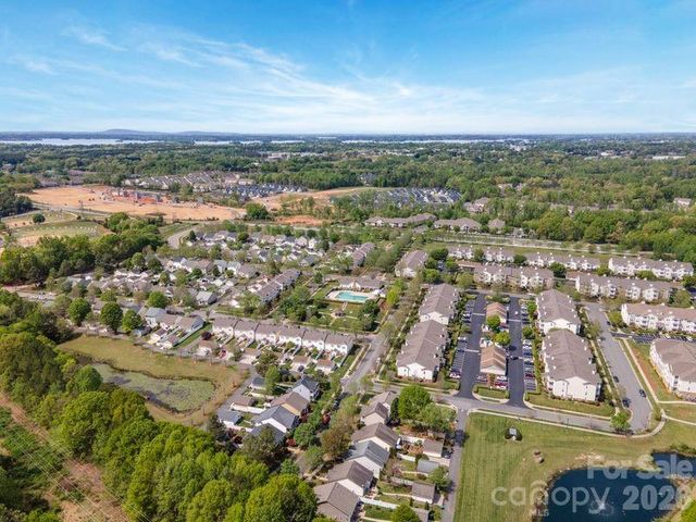 16515 Amberside Road E, Cornelius, NC 28031