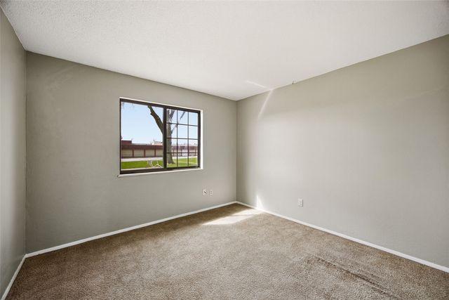 411 Crimson Drive NE 19, Cedar Rapids, IA 52402