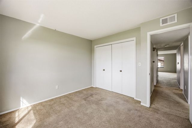 411 Crimson Drive NE 19, Cedar Rapids, IA 52402