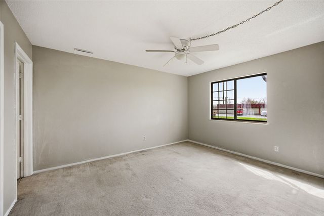 411 Crimson Drive NE 19, Cedar Rapids, IA 52402