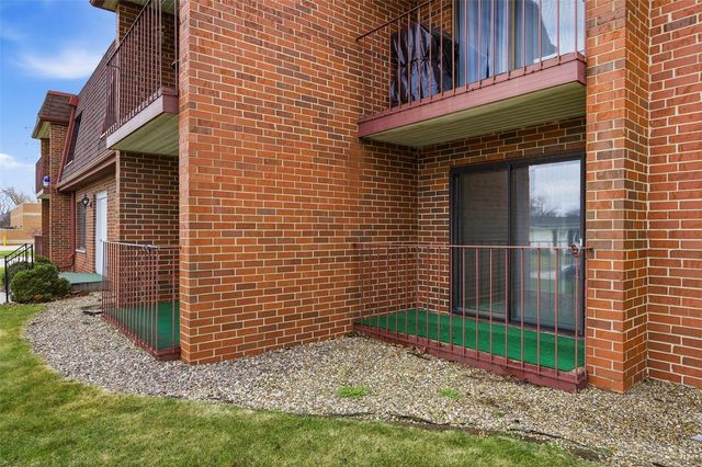 411 Crimson Drive NE 19, Cedar Rapids, IA 52402