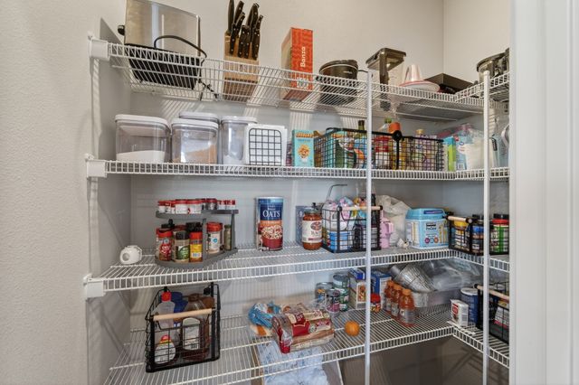 7618 NW 95th Court, Johnston, IA 50131