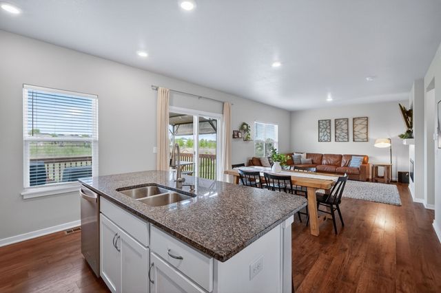 7618 NW 95th Court, Johnston, IA 50131