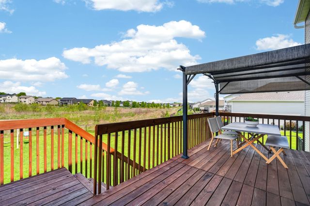 7618 NW 95th Court, Johnston, IA 50131