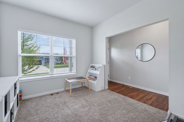 7618 NW 95th Court, Johnston, IA 50131