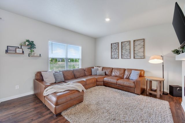 7618 NW 95th Court, Johnston, IA 50131