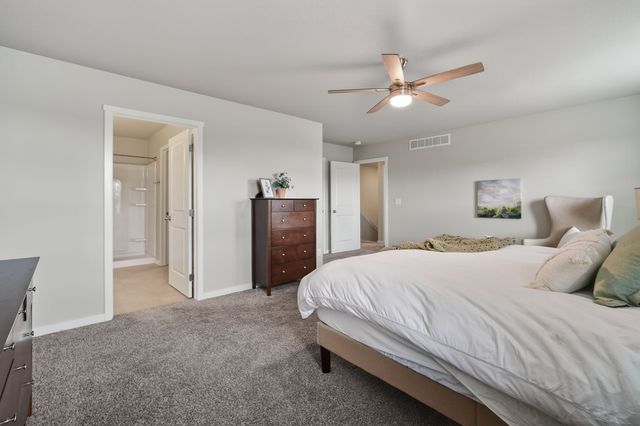 7618 NW 95th Court, Johnston, IA 50131