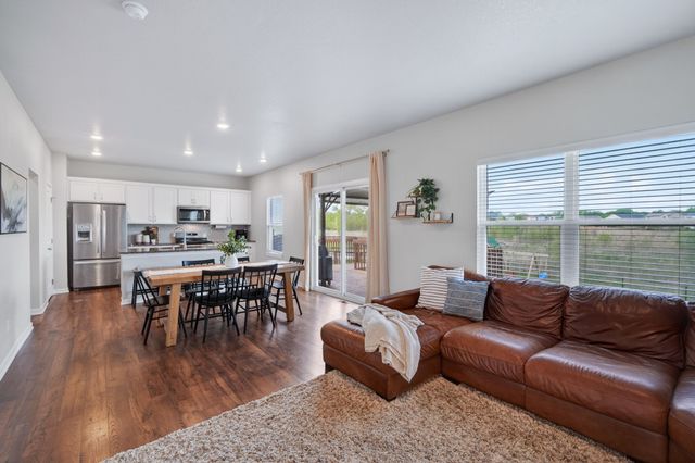 7618 NW 95th Court, Johnston, IA 50131