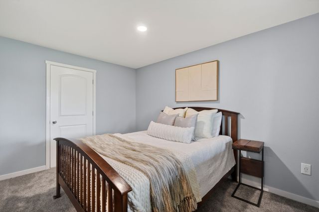 7618 NW 95th Court, Johnston, IA 50131