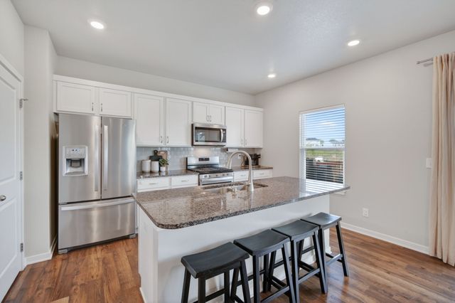 7618 NW 95th Court, Johnston, IA 50131