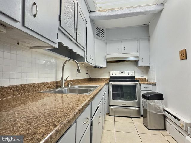 148 W GREENWICH ST, Reading, PA 19601