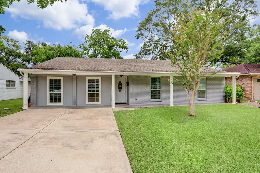 12329 Ashcroft Drive, Houston, TX 77035