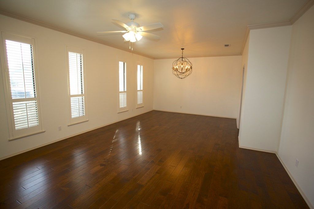 Image 3 of property listing at 3438 Grandview Drive, San Angelo, TX 76903
