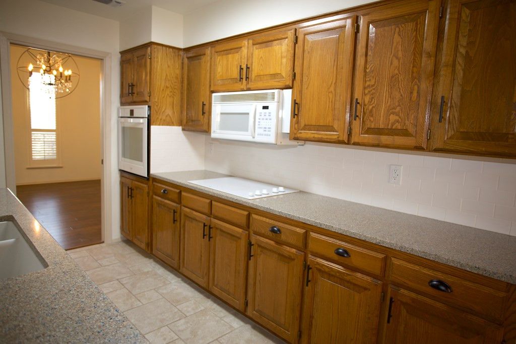 Image 7 of property listing at 3438 Grandview Drive, San Angelo, TX 76903