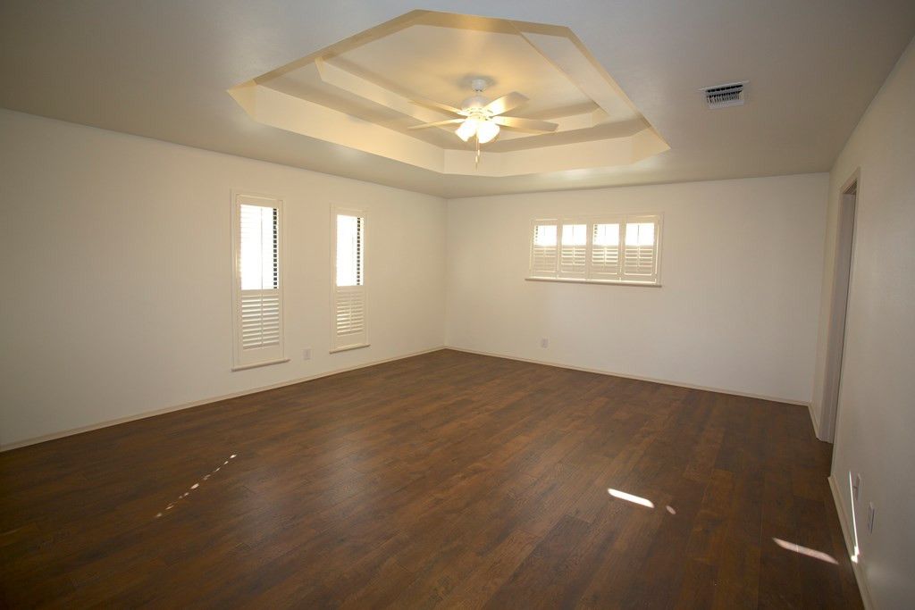 Image 9 of property listing at 3438 Grandview Drive, San Angelo, TX 76903