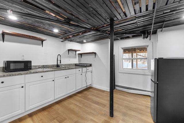 38 11th Ave, Haverhill, MA 01830