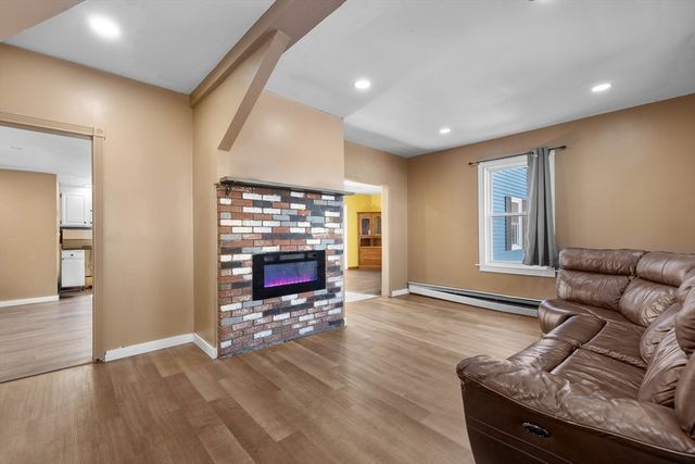 38 11th Ave, Haverhill, MA 01830