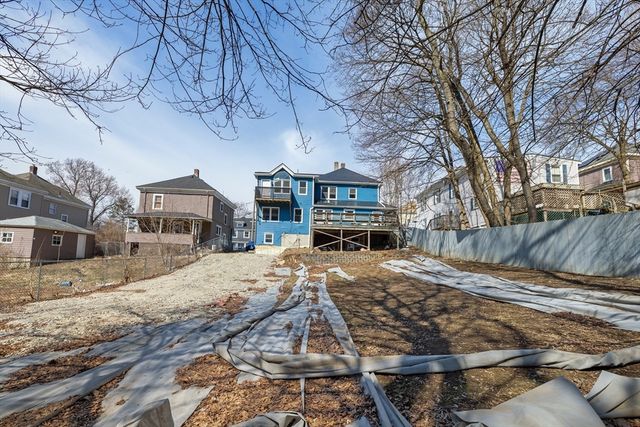 38 11th Ave, Haverhill, MA 01830