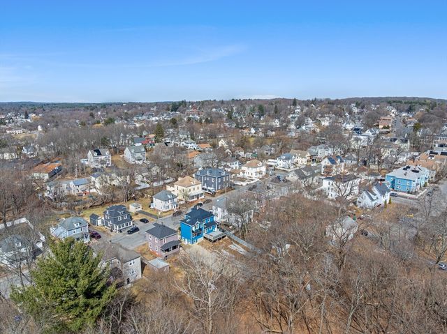 38 11th Ave, Haverhill, MA 01830