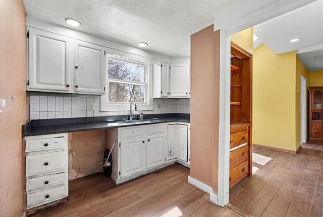 38 11th Ave, Haverhill, MA 01830