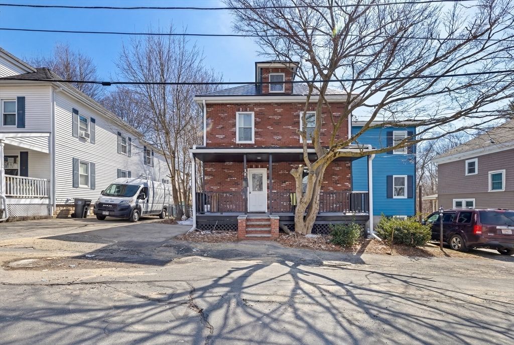 38 11th Ave, Haverhill, MA 01830