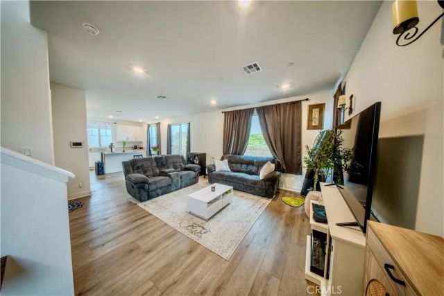 364 Castaic Way, Rialto, CA 92377