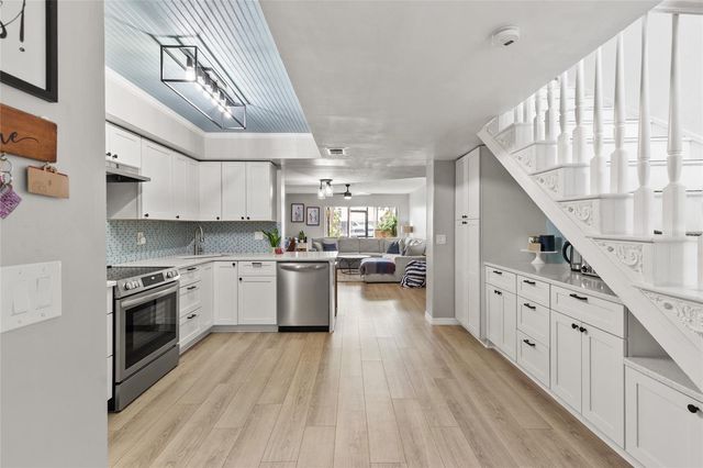 1028 APOLLO BEACH BOULEVARD 21, Apollo Beach, FL 33572